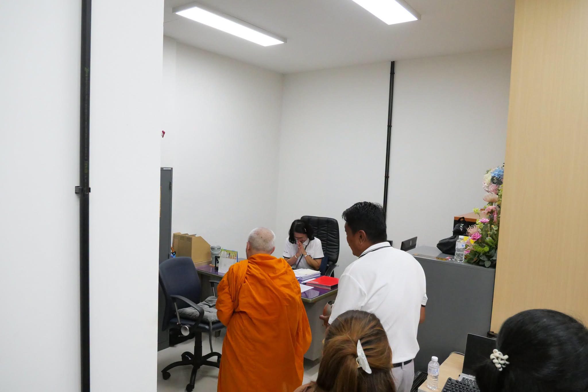 title - รองเลขาธิการ ส.ป.ก. ร่วมพิธีสักการะสิ่งศักดิ์สิทธิ์และพิธีสงฆ์ วันทำบุญสหกรณ์ออมทรัพย์สำนักงานการปฏิรูปที่ดินเพื่อเกษตรกรรม จำกัด เนื่องในโอกาสเปลี่ยนแปลงที่ตั้งสำนักงานแห่งใหม่ 